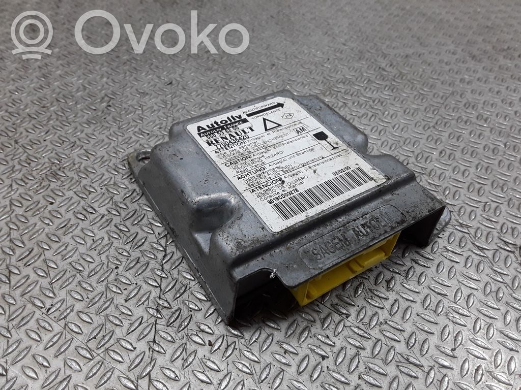 Renault Laguna I Airbag control unit/module 