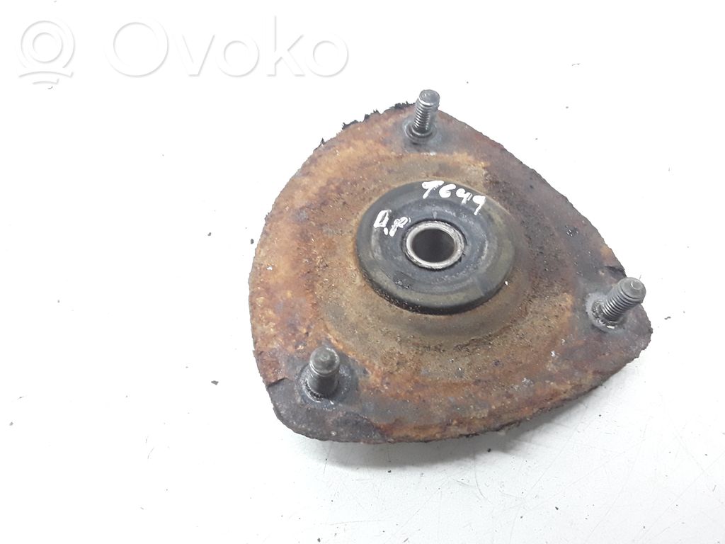 Front upper strut mount