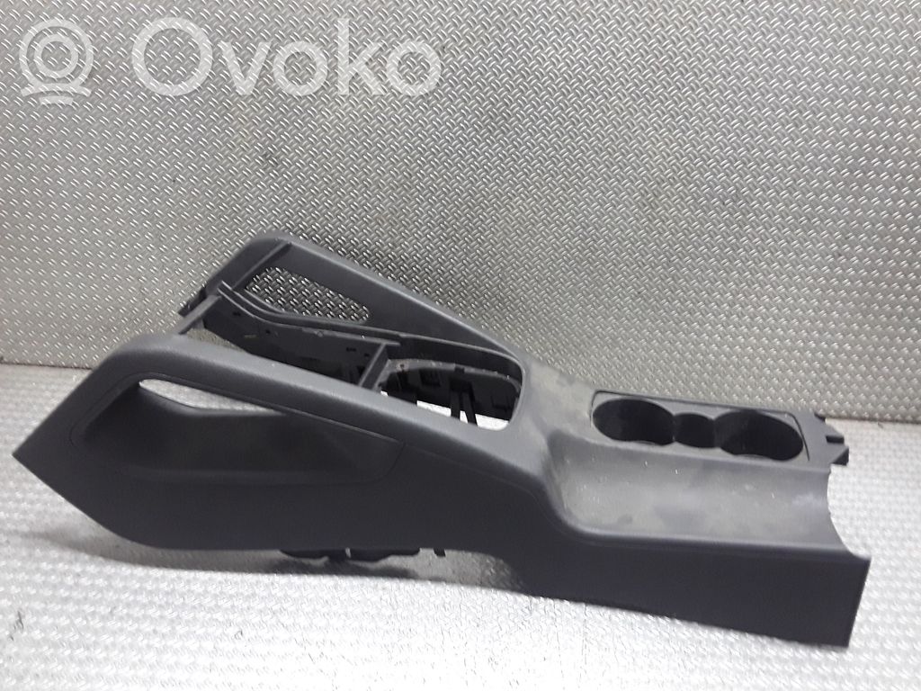 Volkswagen Golf V Center console 