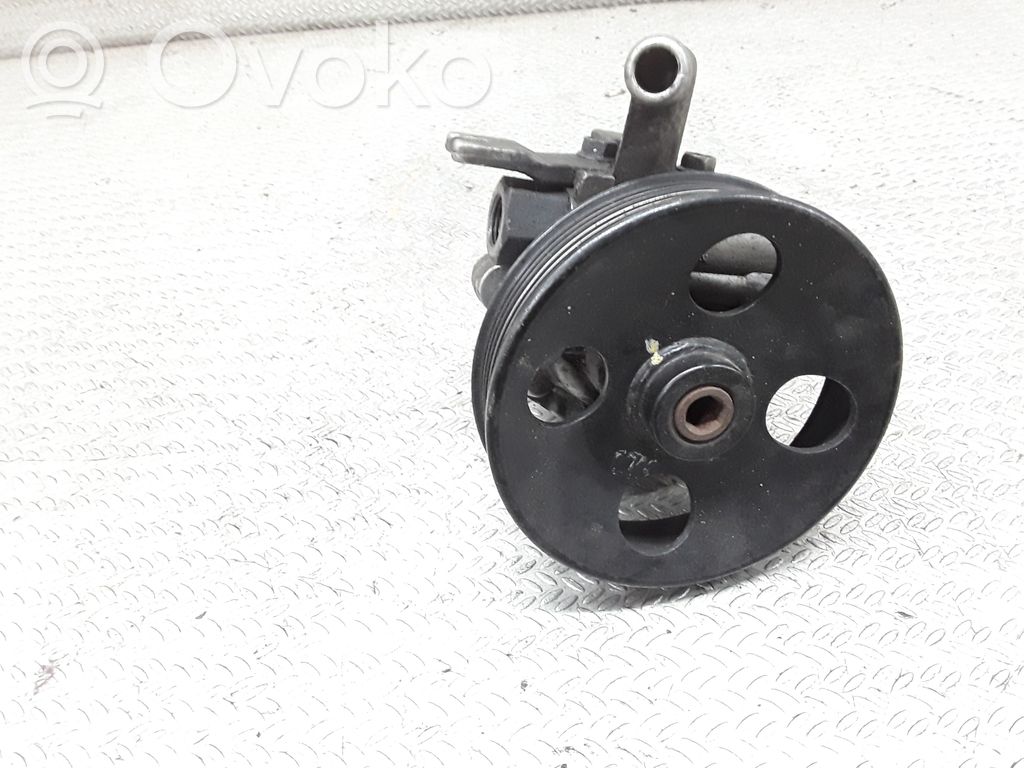 Ohjaustehostimen pumppu   571002E200