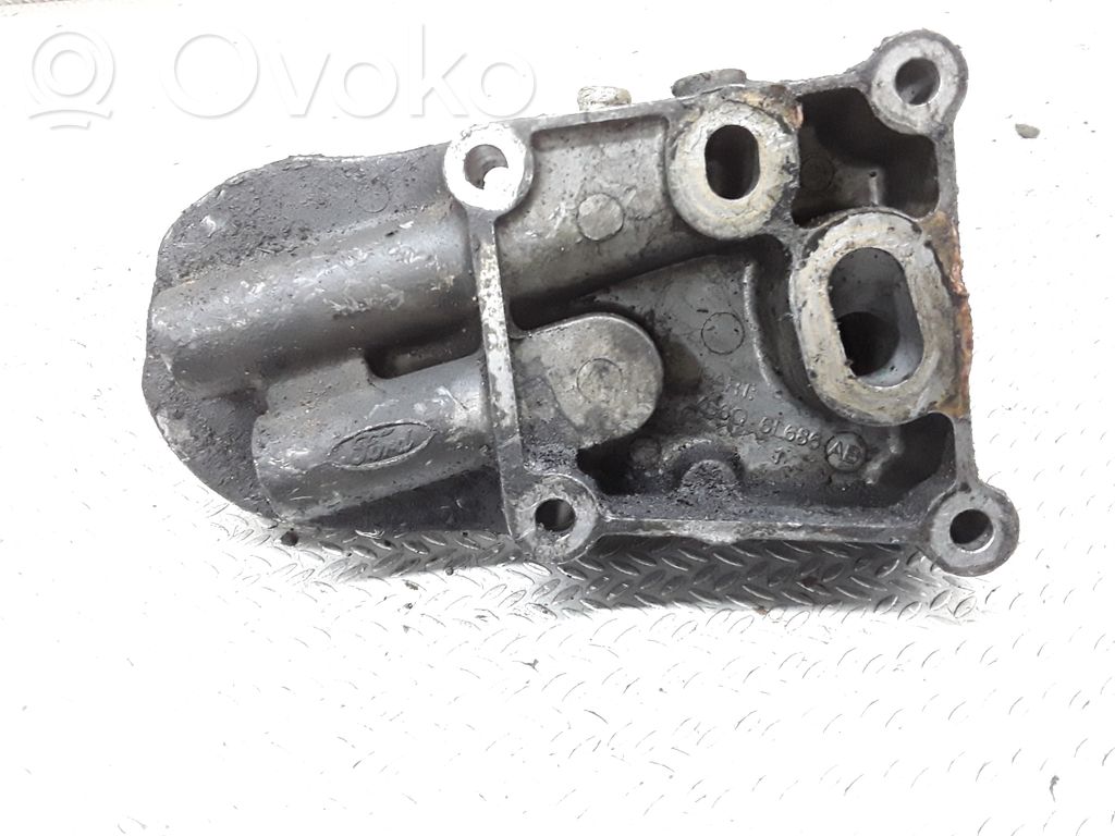 Ford Focus Oil filter mounting bracket 