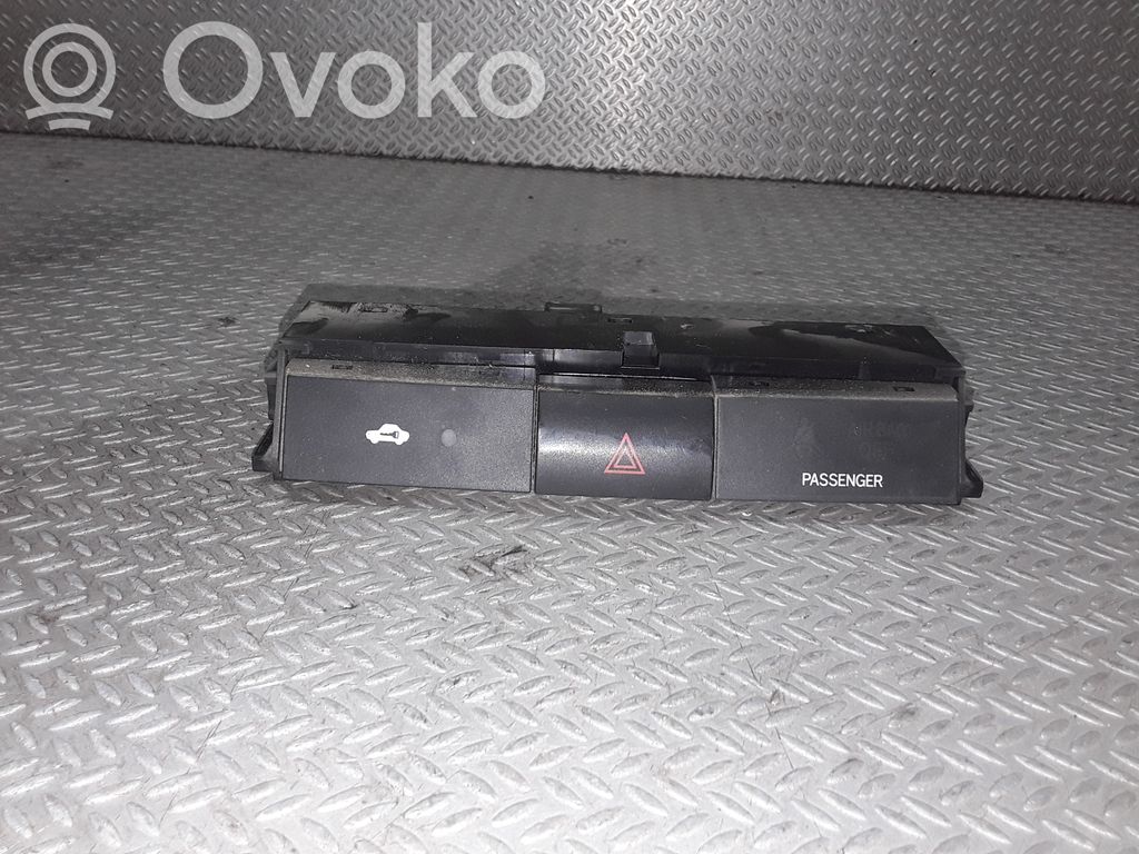 Schalter Warnblinkanlage   153965