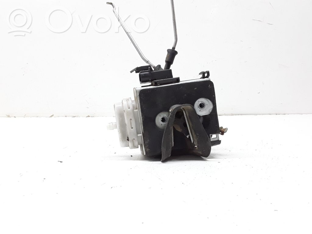 Cerradura de puerta trasera   8D1837016