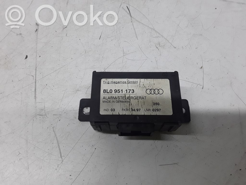Hälytyksen ohjainlaite/moduuli   8L0951173