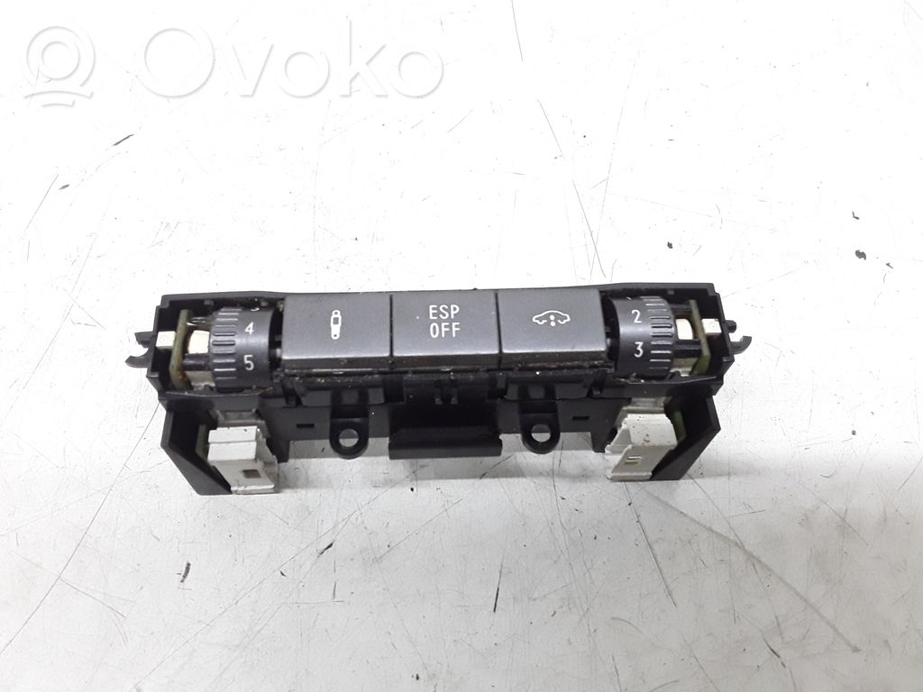 Other switches/knobs/shifts   3D0959676K