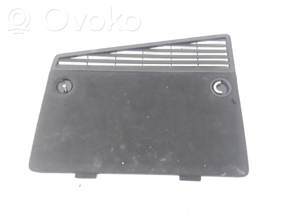 Trunk/boot lower side trim panel   3D5868885