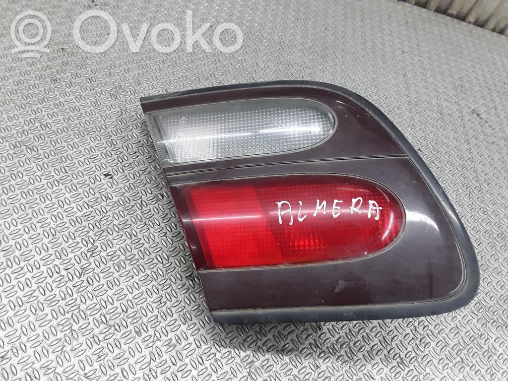 Tailgate rear/tail lights