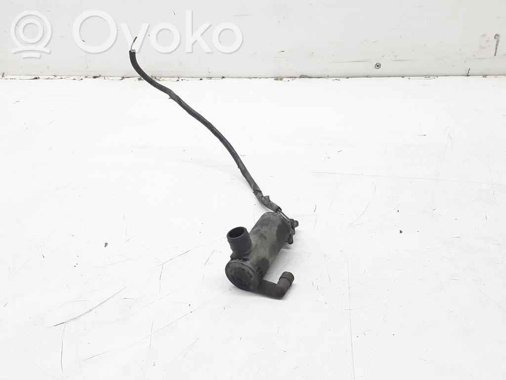 Windscreen/windshield washer pump   93BB17K624AA