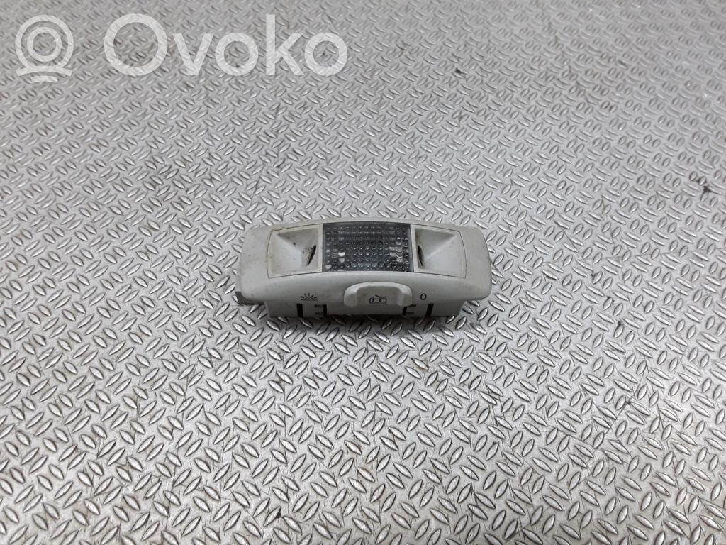 Luz del asiento trasero