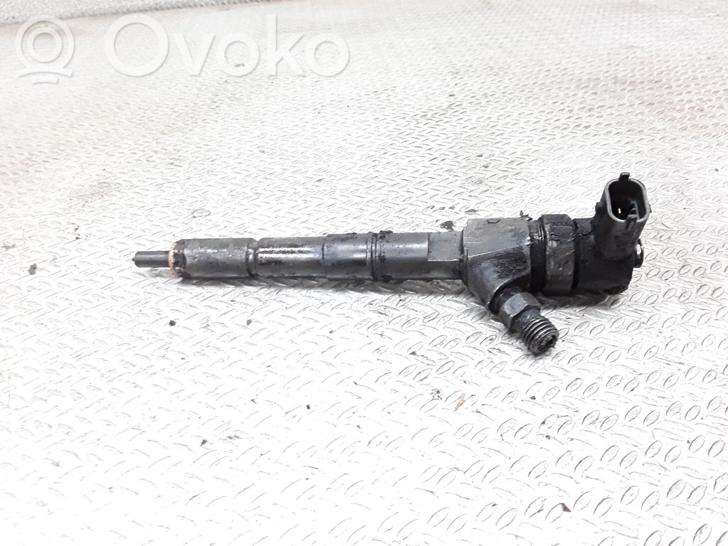 Opel Astra J Wtryskiwacz paliwa 