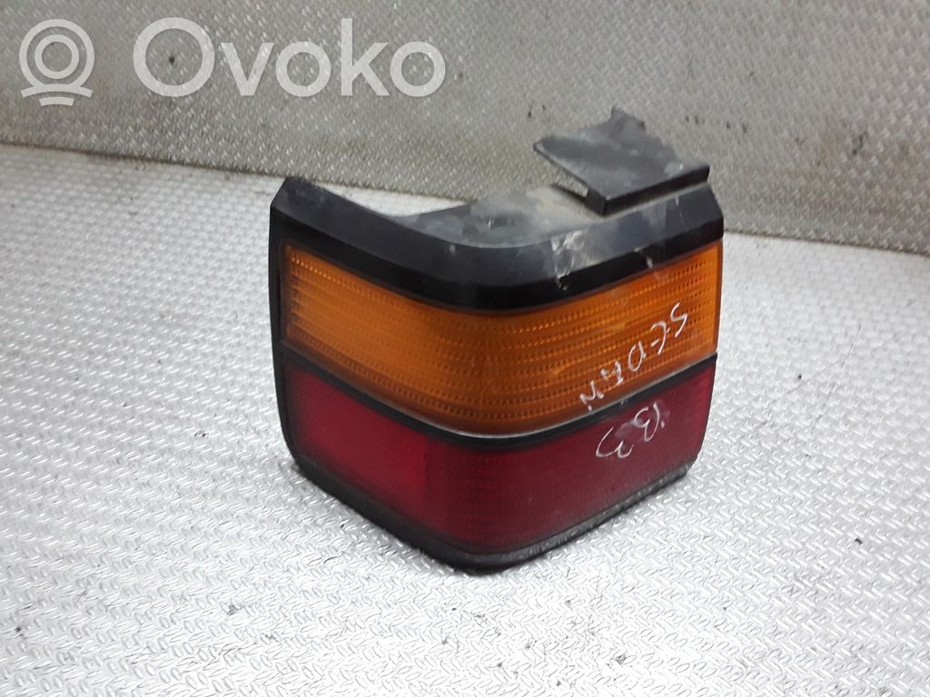 Volkswagen PASSAT B3 Lampa tylna 