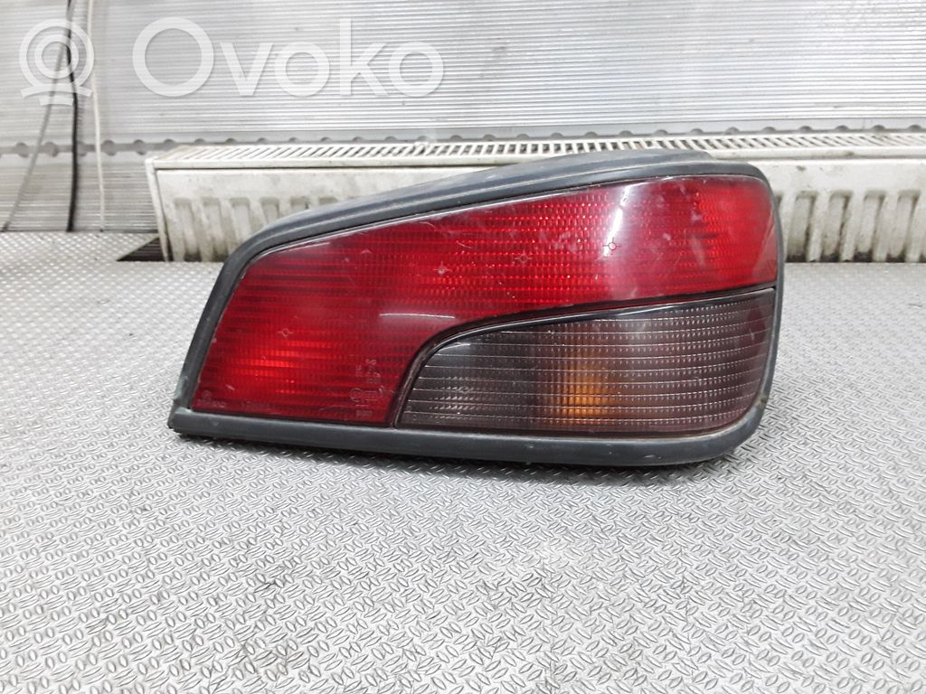 Peugeot 306 Galinis žibintas kėbule 