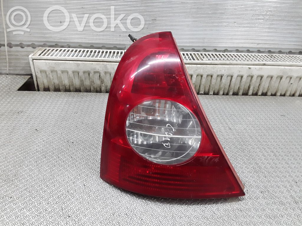 Renault Clio II Aizmugurējais lukturis virsbūvē 