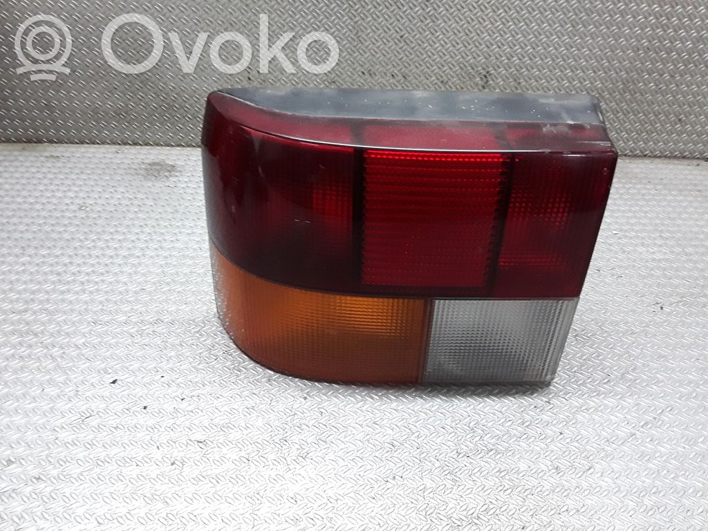 Renault 19 Aizmugurējais lukturis virsbūvē 