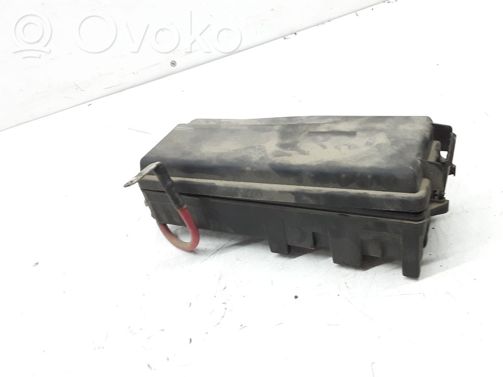 Saugiklių blokas   93173413