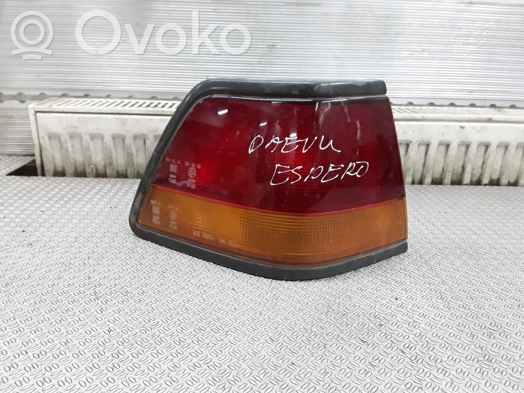 Daewoo Espero Aizmugurējais lukturis virsbūvē 