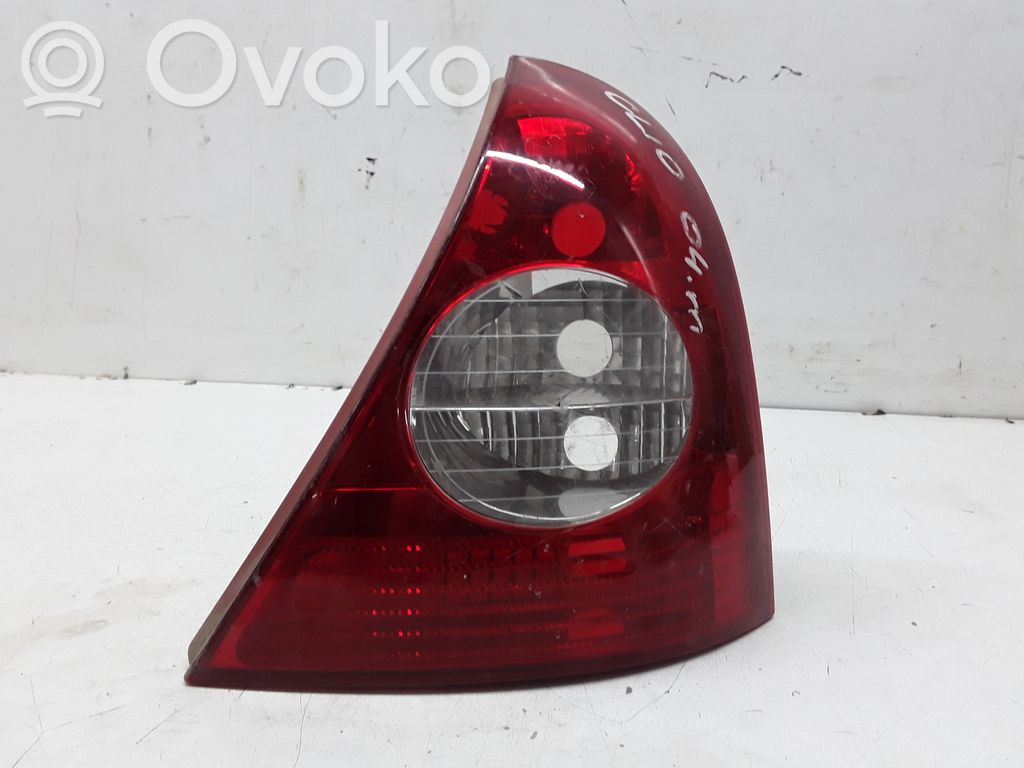 Renault Clio II Aizmugurējais lukturis virsbūvē 