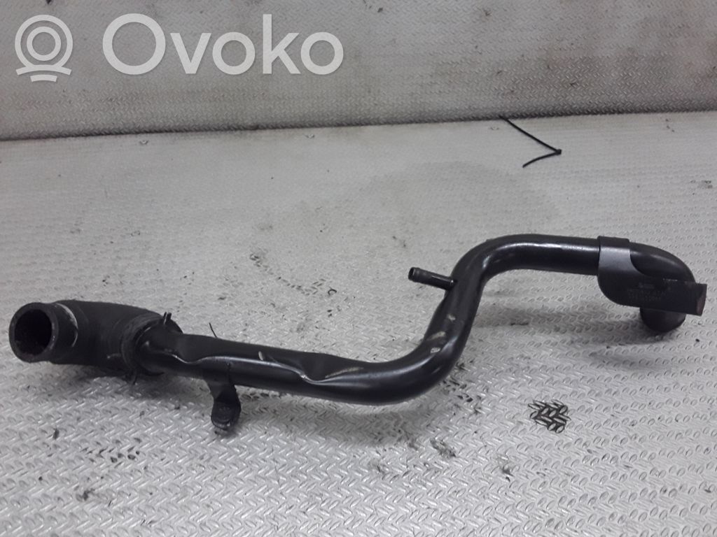 Volkswagen PASSAT B5.5 Engine coolant pipe/hose 
