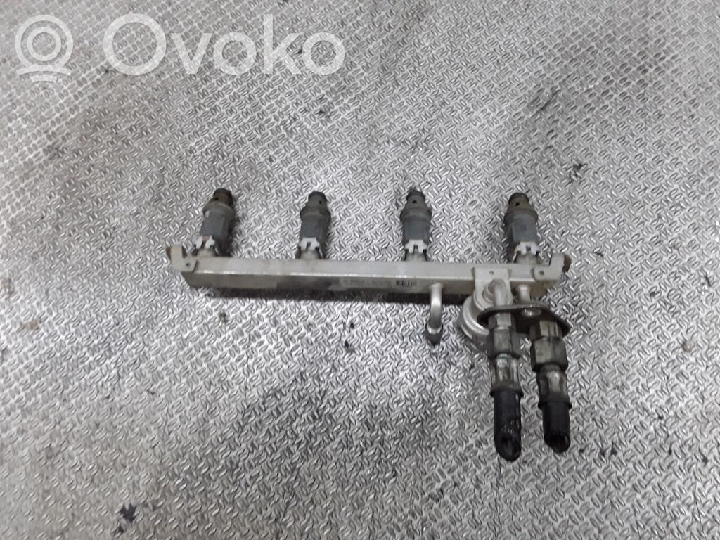 Opel Corsa B Tubo principal de alimentación del combustible 
