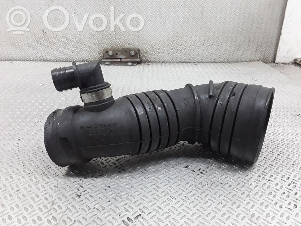Audi A6 S6 C5 4B Turboahtimen ilmanoton letku 