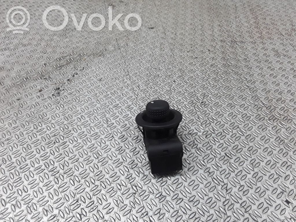 Renault Master II Wing mirror switch 