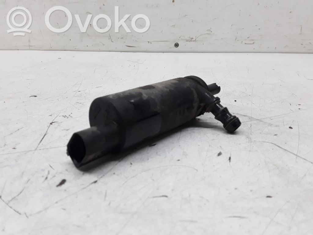 BMW 5 E60 E61 Windscreen/windshield washer pump 