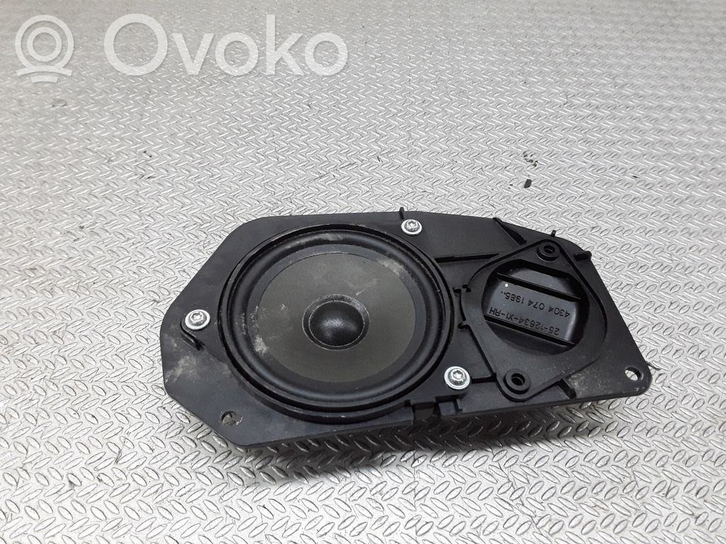 BMW 5 E60 E61 Altavoz de la puerta trasera 