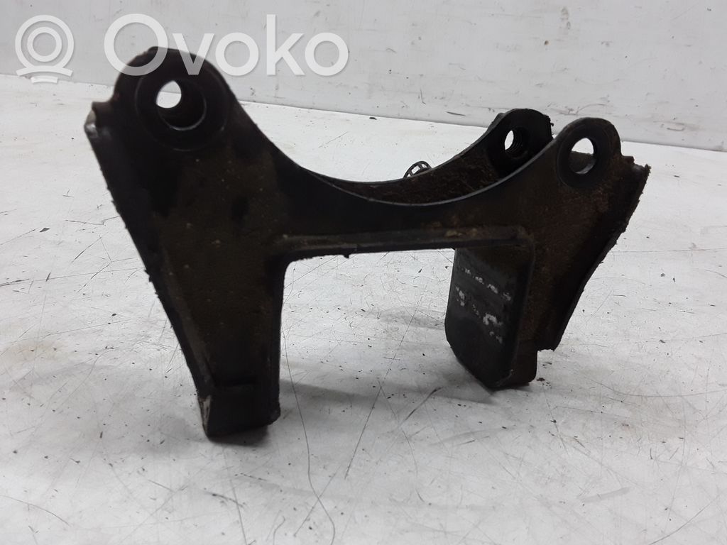 Engine mounting bracket   8Z0199111F