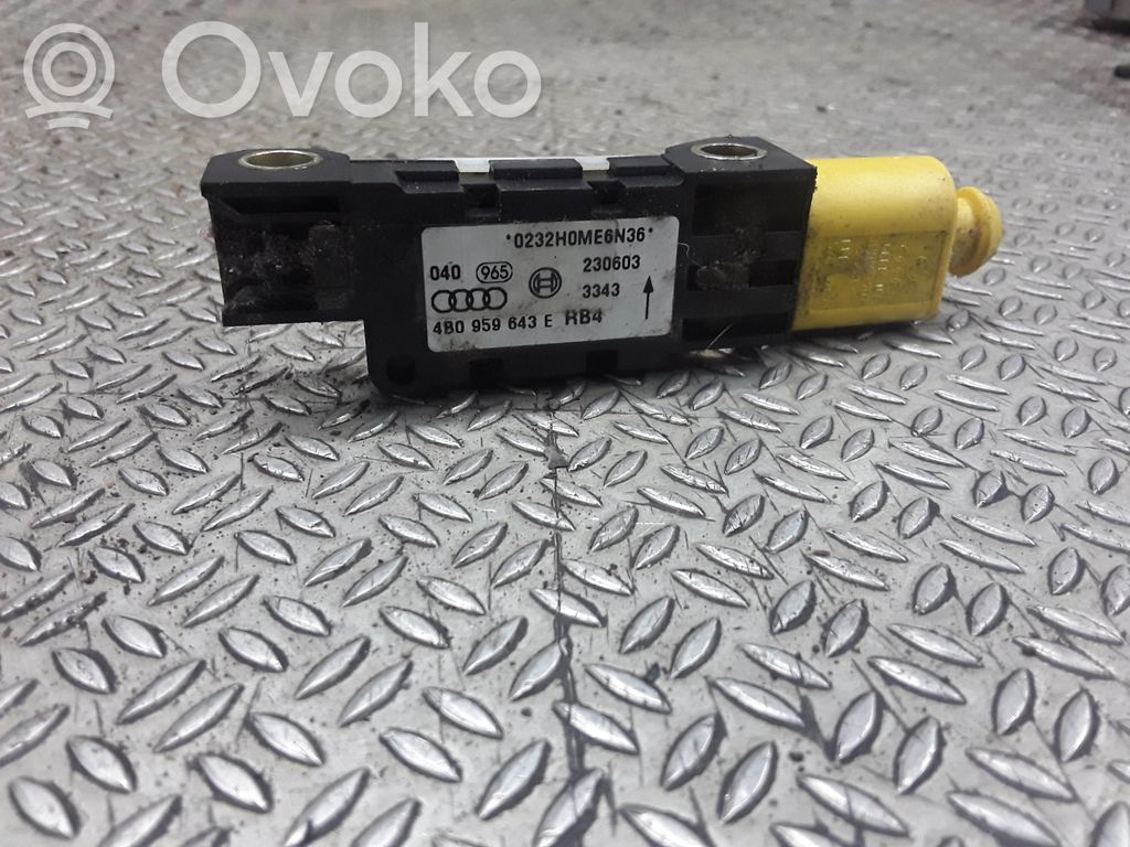 Czujnik uderzenia Airbag   4B0959643E