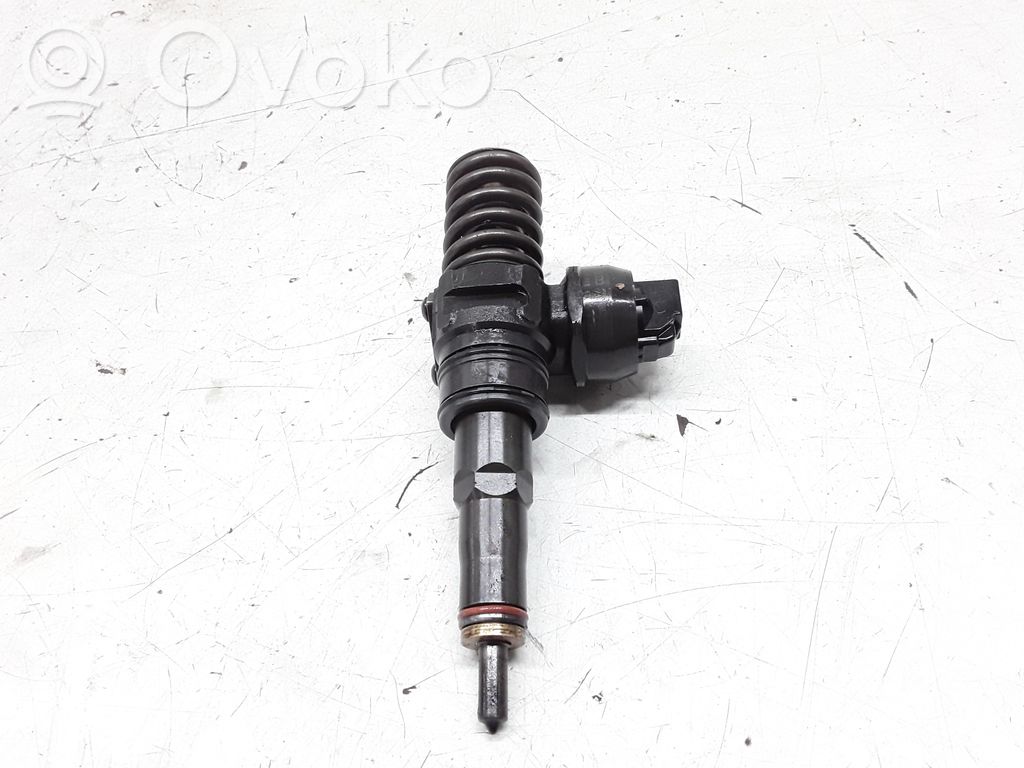 Injektor Einspritzdüse   038130073AG