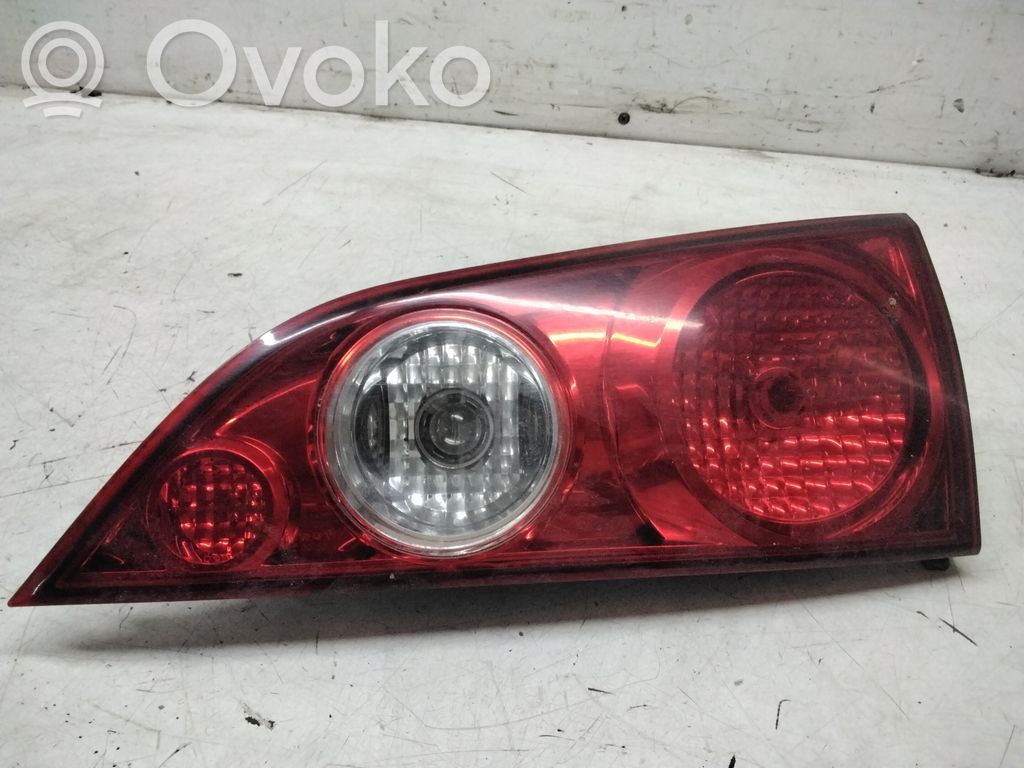 Tailgate rear/tail lights