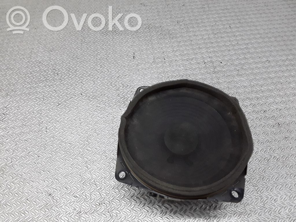 Mitsubishi Pajero Sport I Altavoz de la puerta trasera 