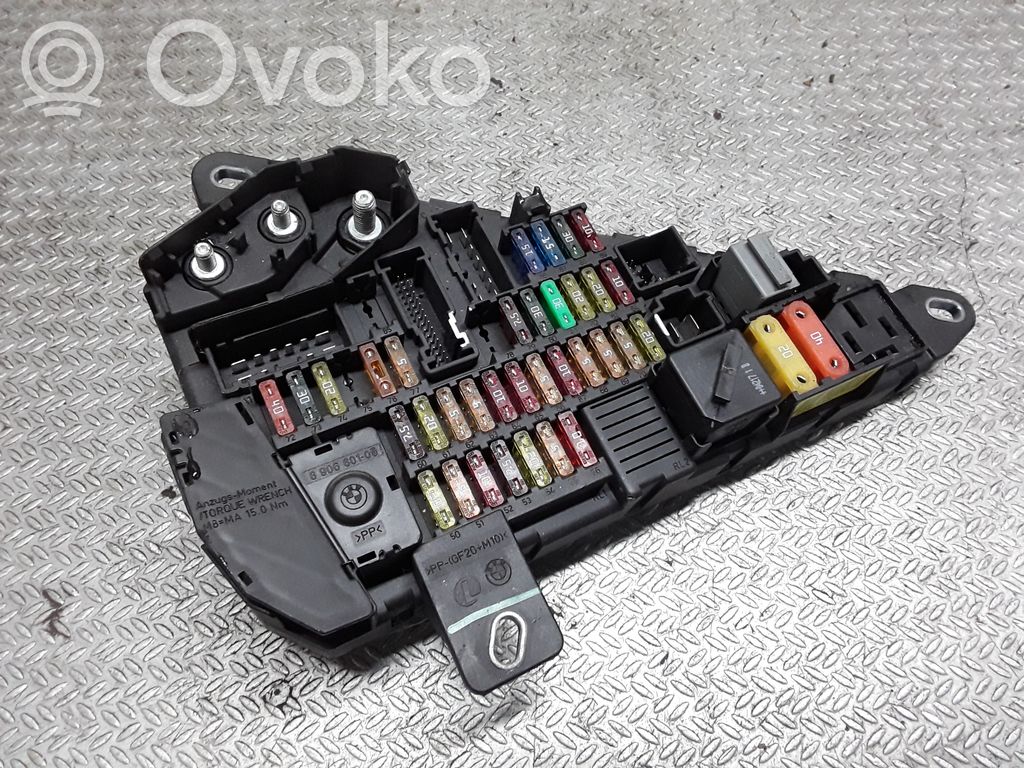 BMW 5 E60 E61 Saugiklių blokas 
