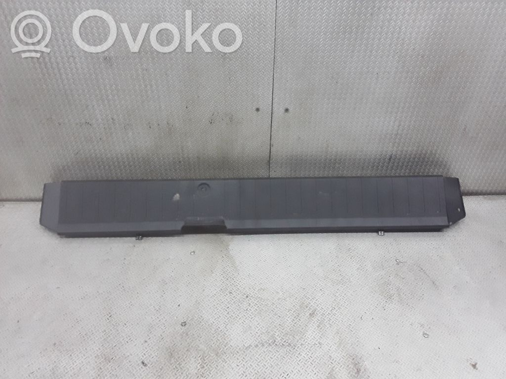 Mercedes-Benz A W169 Osłona pasa bagażnika 