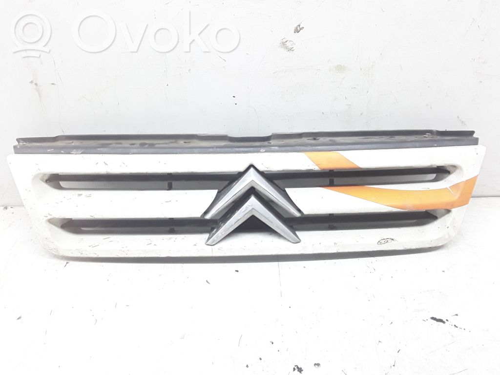 Citroen Jumper Etupuskurin ylempi jäähdytinsäleikkö 