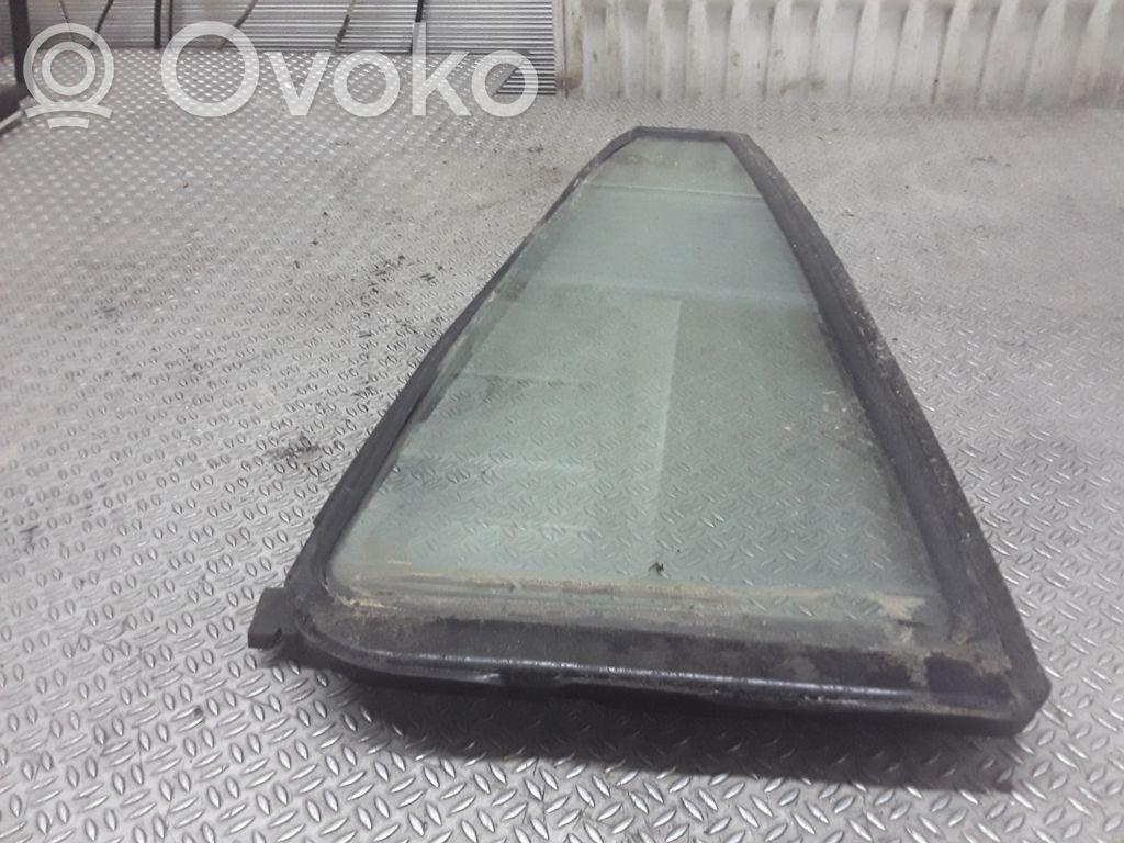 Rear vent window glass