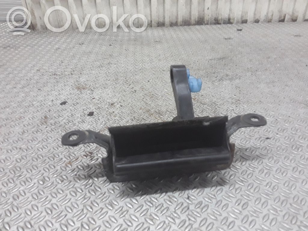 Takaluukun/tavaratilan luukun ulkokahva