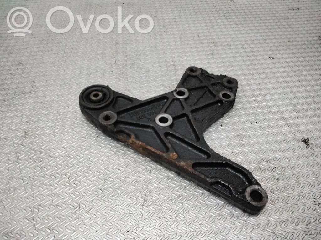 Land Rover Freelander Engine mounting bracket 