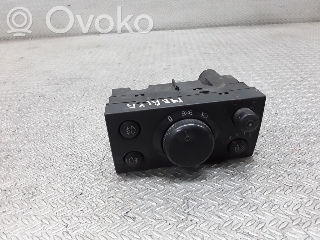 Lukturu slēdzis   93394755