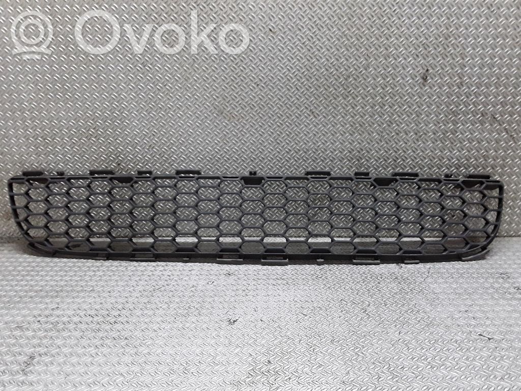 Front bumper lower grill