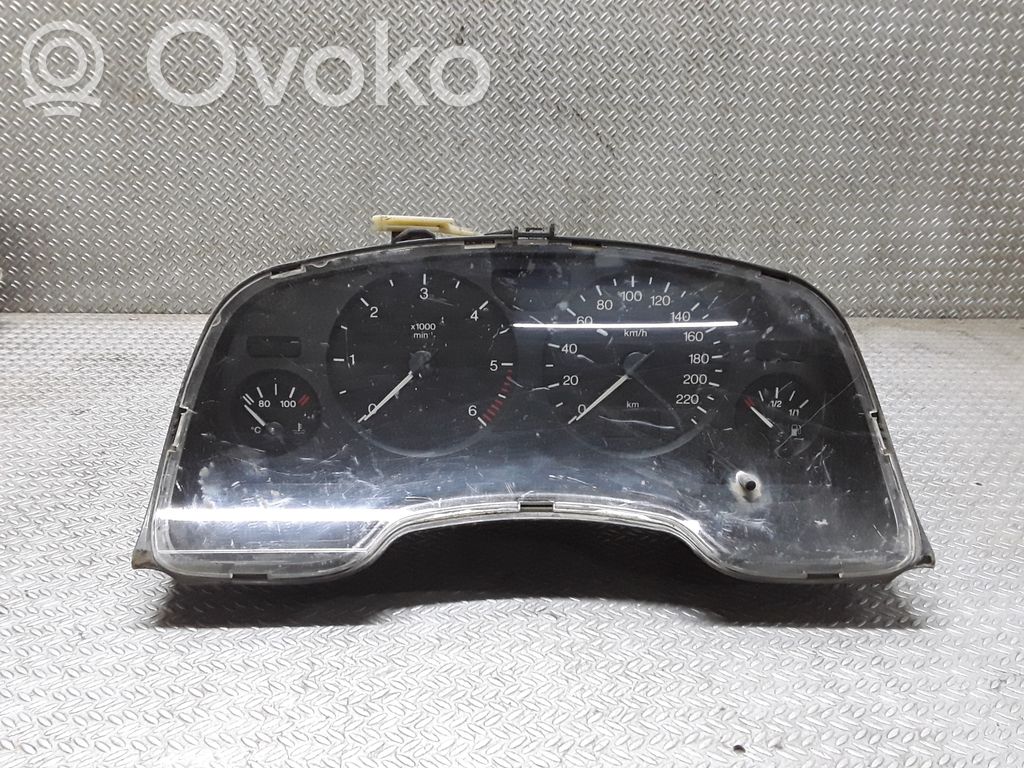 Opel Zafira A Speedometer (instrument cluster) 