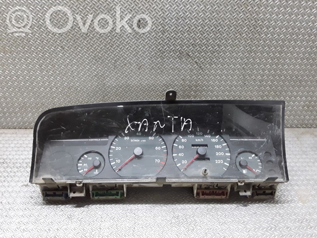 Citroen Xantia Speedometer (instrument cluster) 