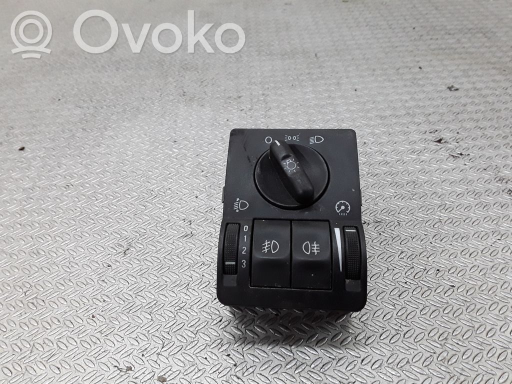 Light switch   9116610