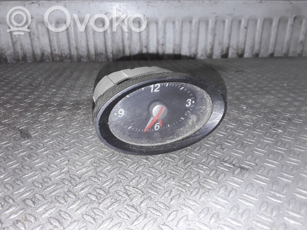 Uhr   7M5919204B
