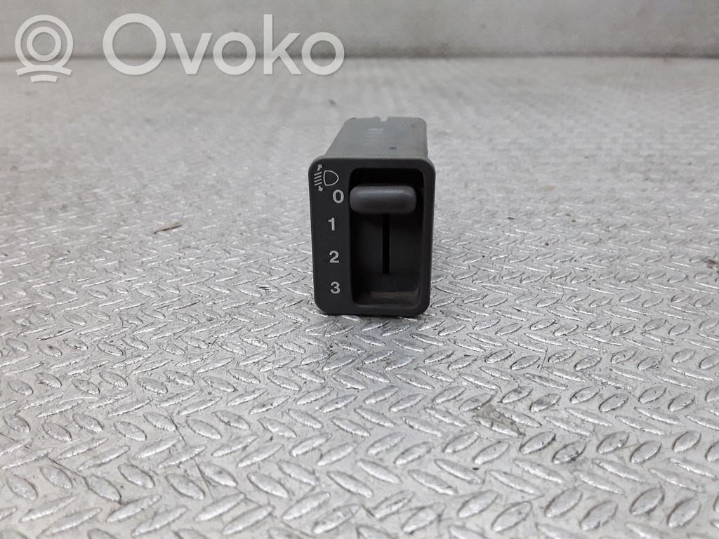 Headlight level height control switch   M10537