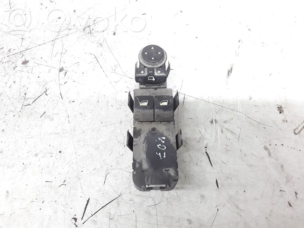 Peugeot 407 Electric window control switch 