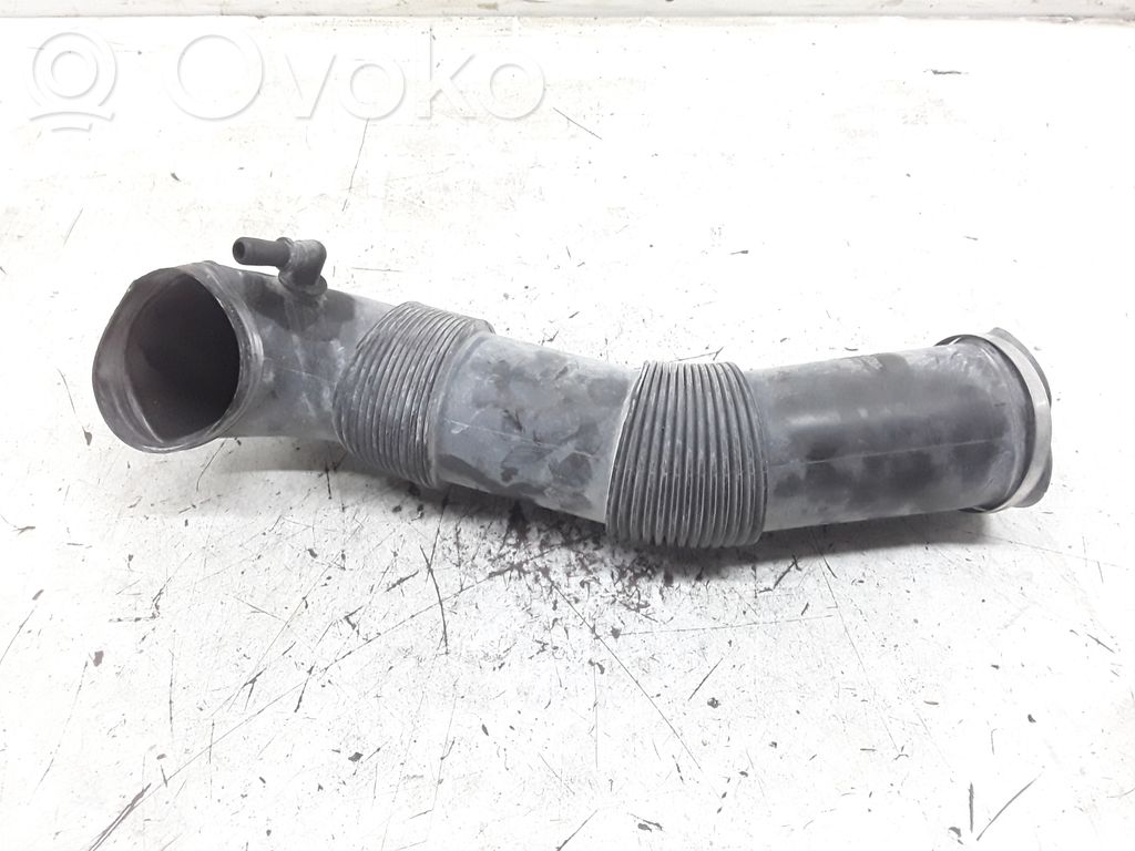 Część rury dolotu powietrza   7L5128684A