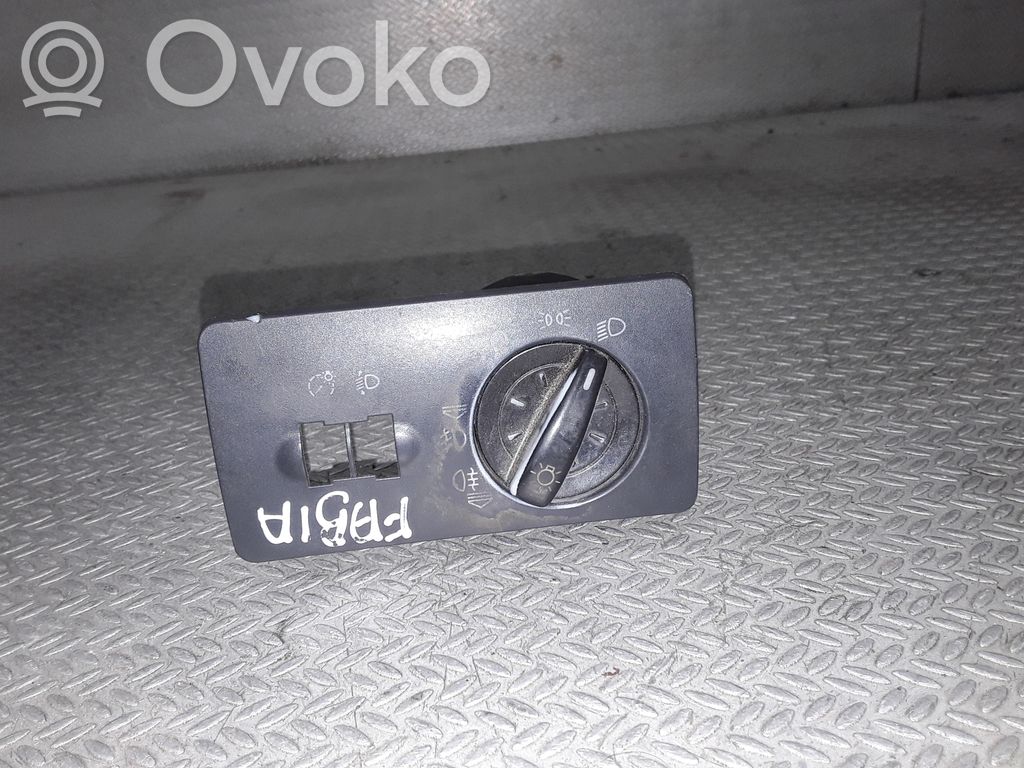 Skoda Fabia Mk1 (6Y) Interrupteur d’éclairage 