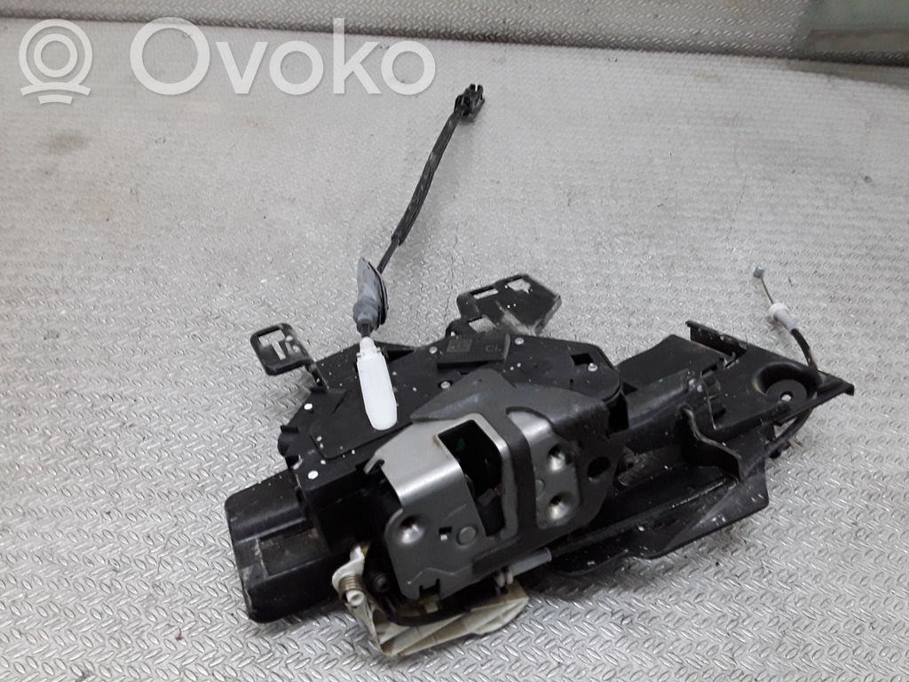 Ford Fiesta Priekšpusē slēdzene 