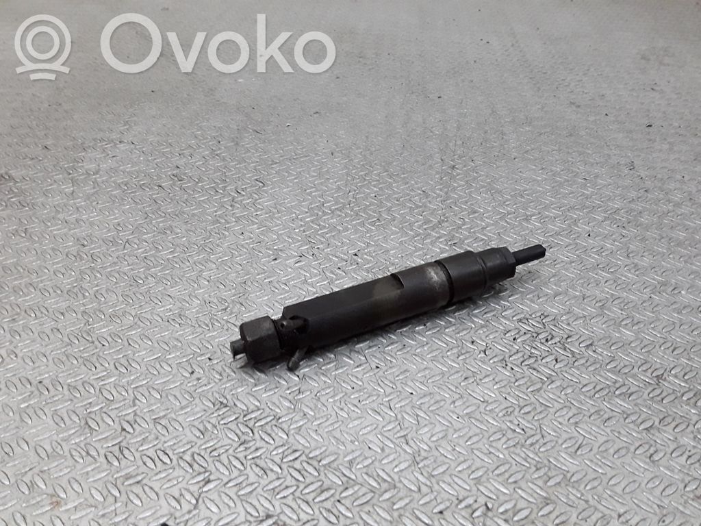 Injecteur de carburant   028130201T